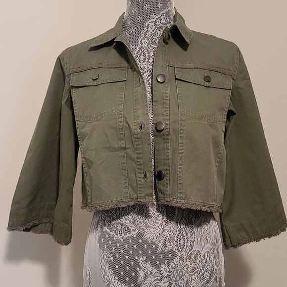 Cropped Jacket - Picture 2 of 4